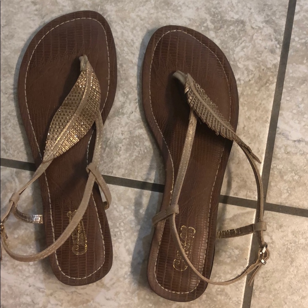 Feather detail sandal
